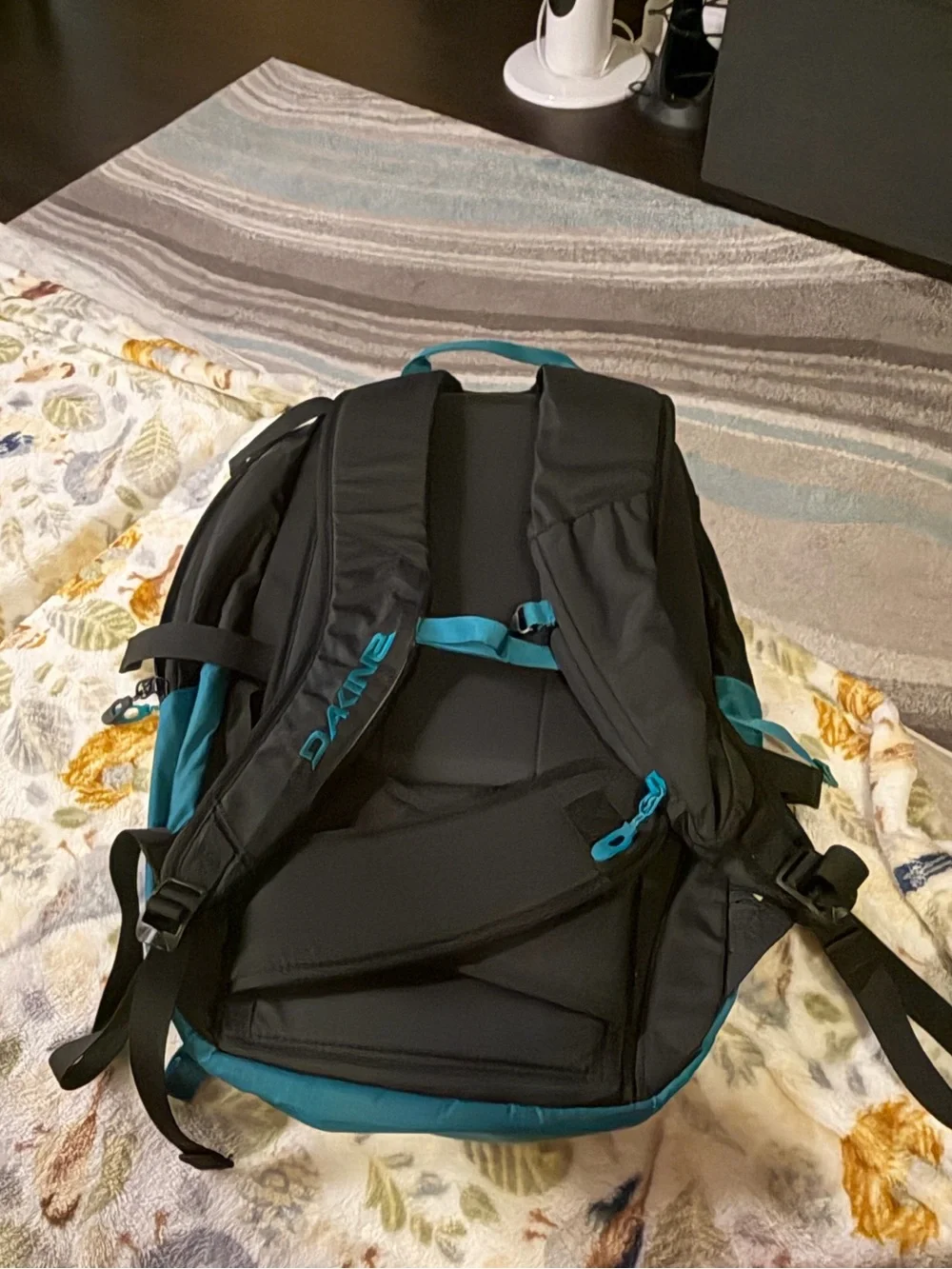Dakine Teal and Black Backpack — Everyday Commuter Pack